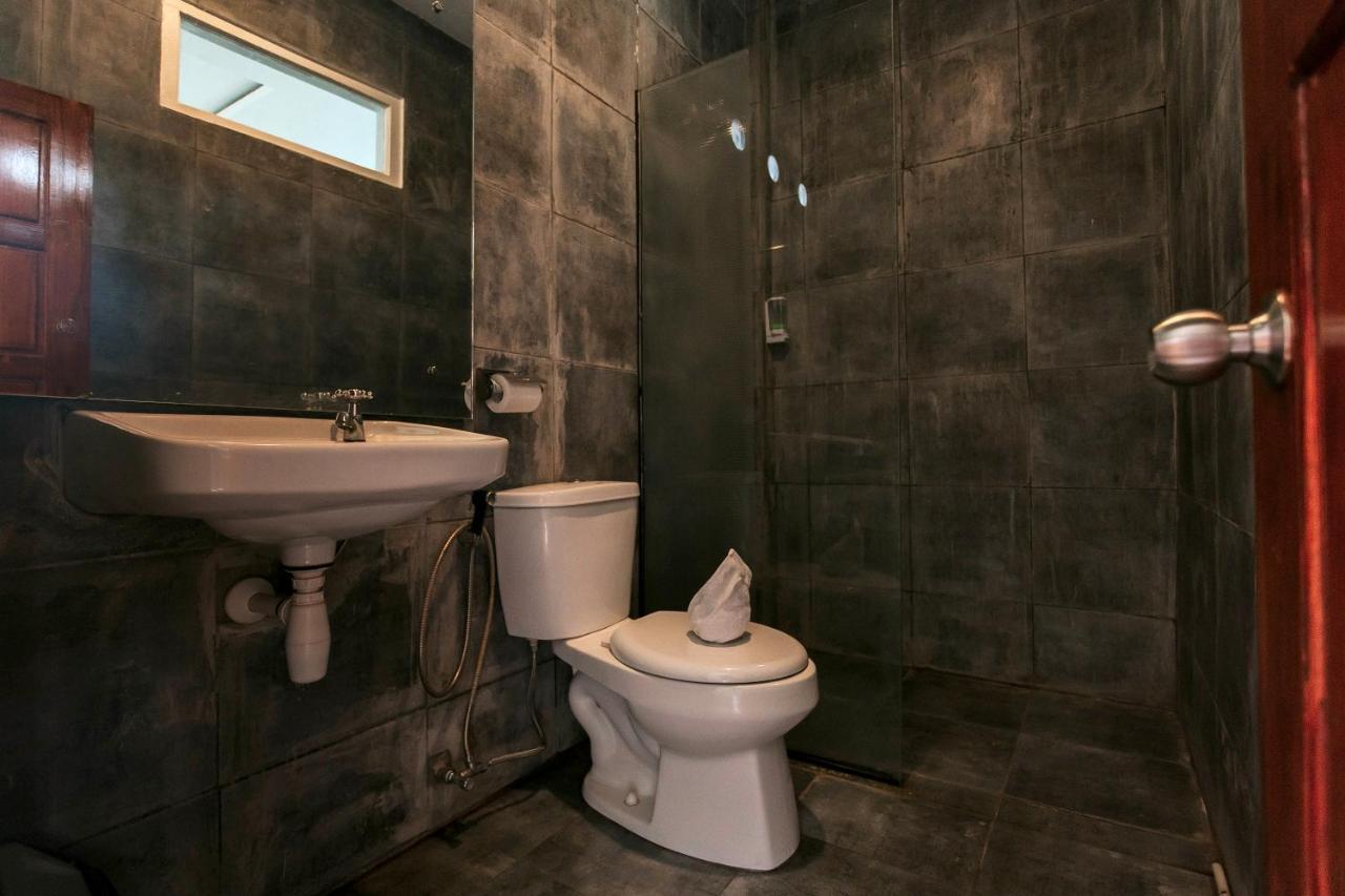 Nirvana Hotel Resort 特特巴图 外观 照片