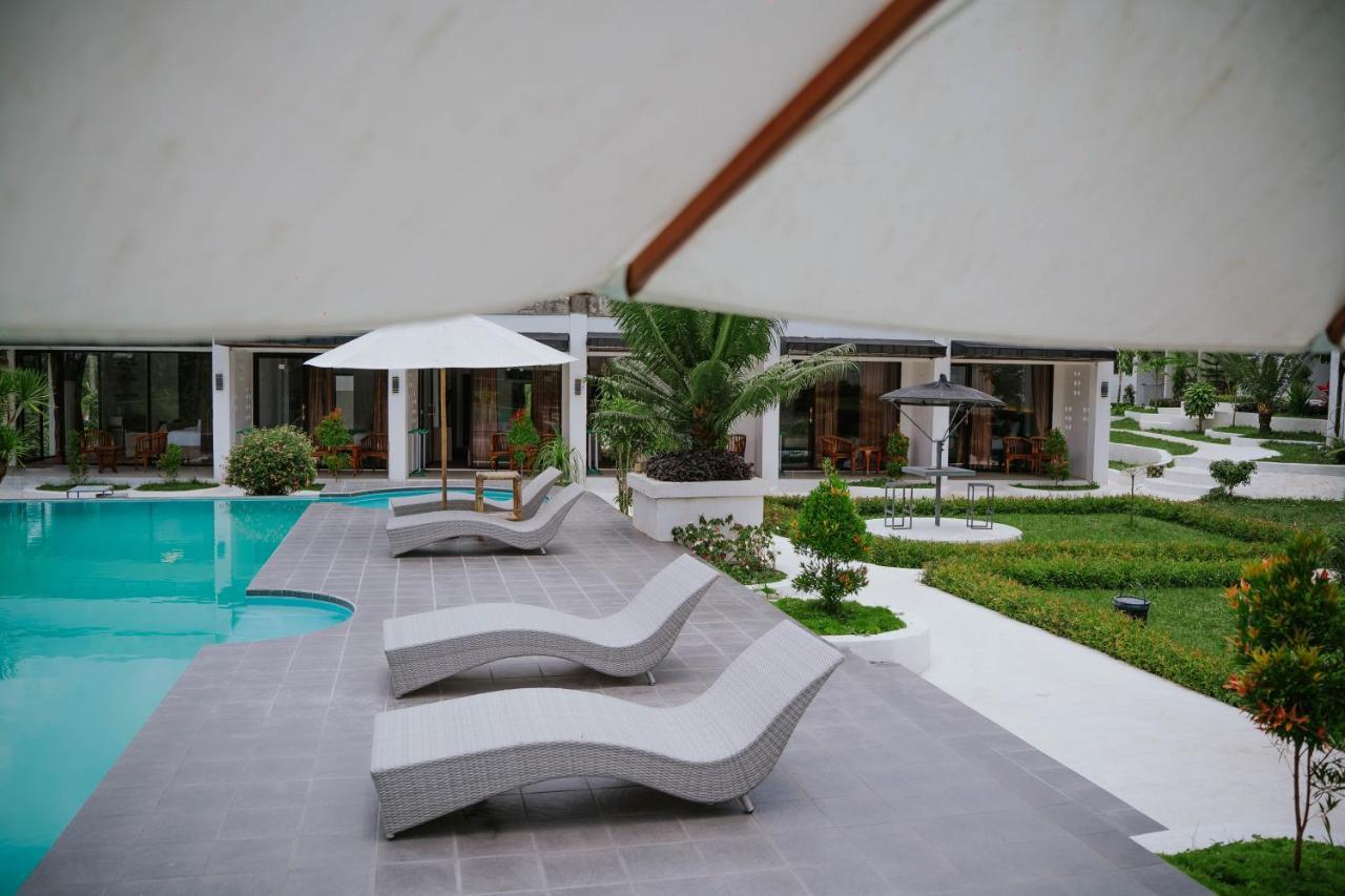 Nirvana Hotel Resort 特特巴图 外观 照片