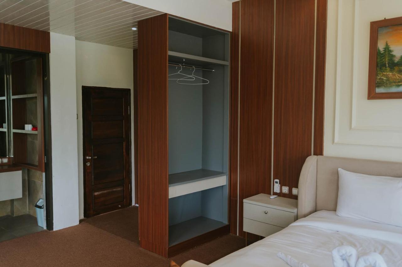 Nirvana Hotel Resort 特特巴图 外观 照片