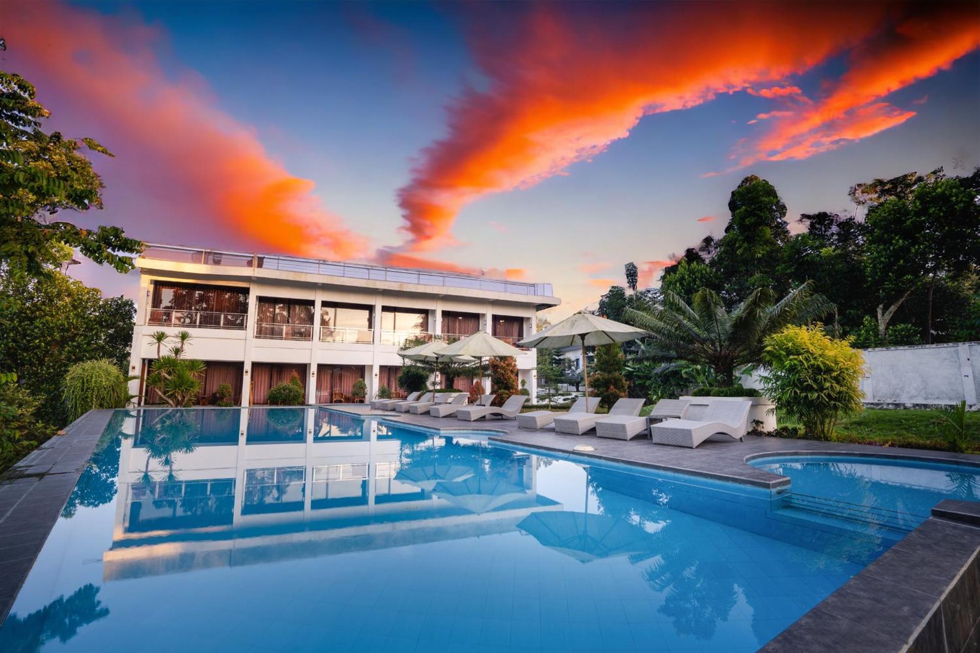 Nirvana Hotel Resort 特特巴图 外观 照片