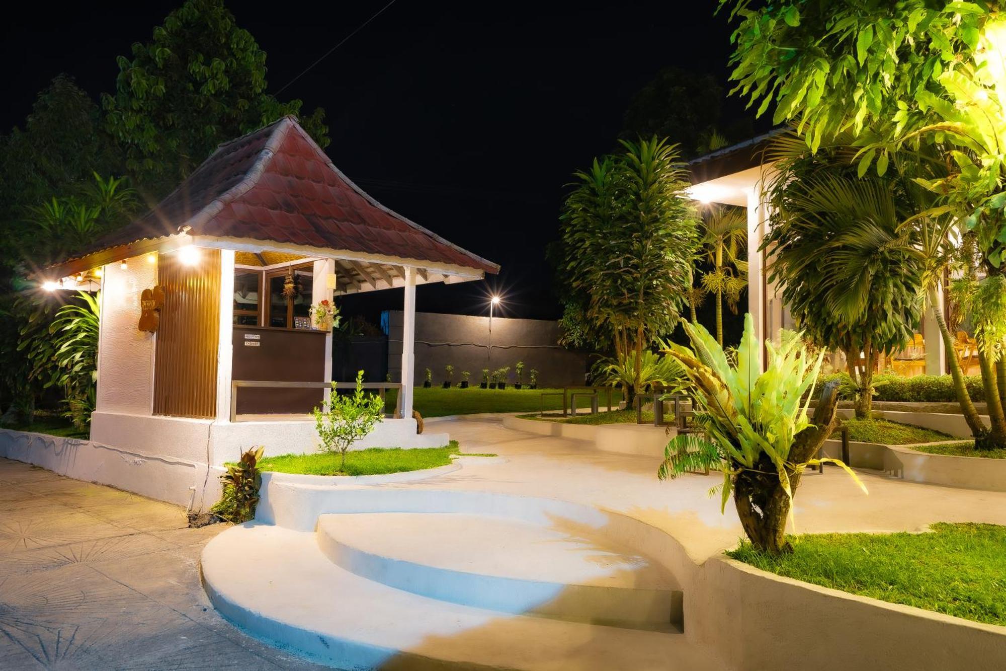 Nirvana Hotel Resort 特特巴图 外观 照片