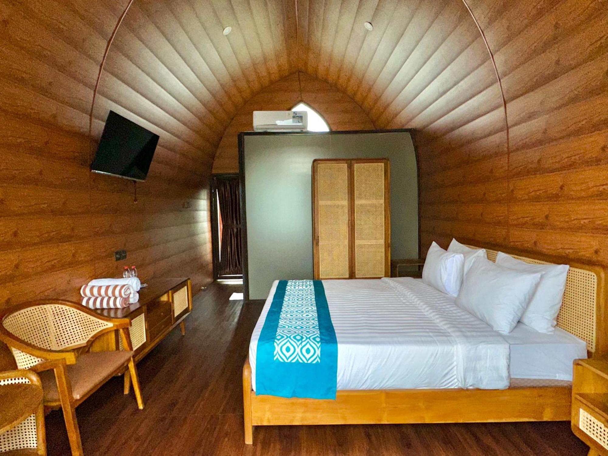 Nirvana Hotel Resort 特特巴图 外观 照片